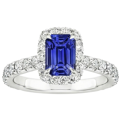 natural emerald sapphire 5ct ring close up detail