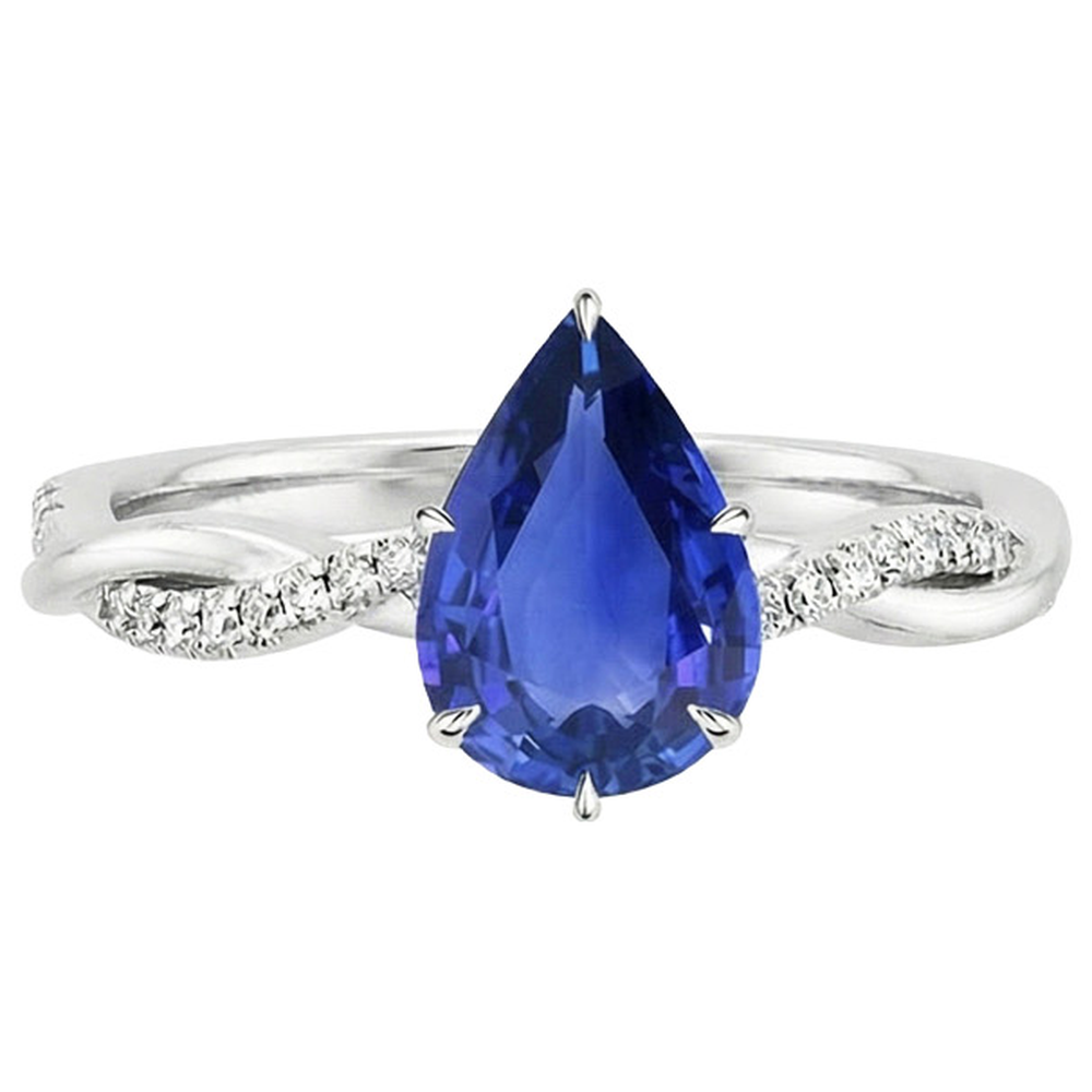 natural round sapphire 5ct ring close up detail