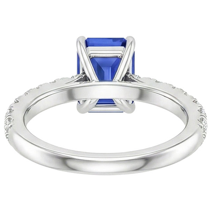 natural emerald sapphire 4.50ct ring on white background