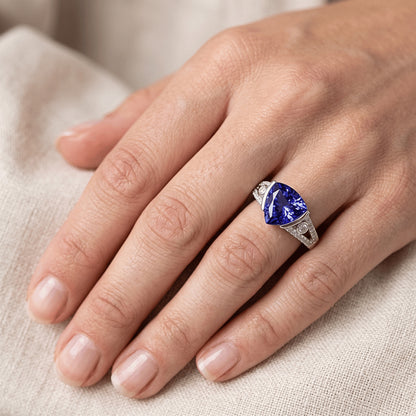 Women's Natural Earth Mined Diamond Jewelry Trillion Sapphire Ring 2.50 Carats Split Shank
