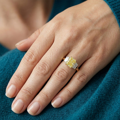 Yellow Canary Diamond Gemstone Ring – Radiant Cut 3.25 ct 14K