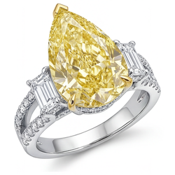 Canary Yellow Diamond VVS Clarity 3-Stone Ring 4 ct in 14 Karat