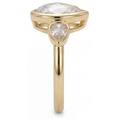 3-Stone Ring 14 Karat Yellow Gold with Diamond – angle view