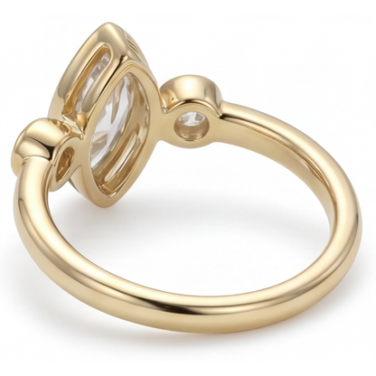 Marquise Cut Diamond ring in 14K Yellow Gold – profile view