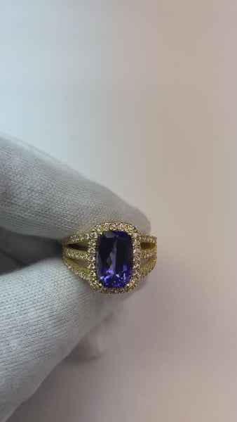 6.55 Carats Fancy Ring Cushion AAA Tanzanite And Diamonds Jewelry