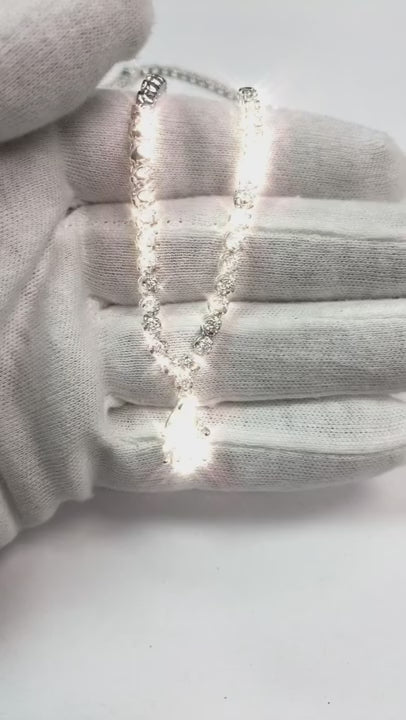 18 Carats Pear And Round Natural Diamond Diamond Ladies Necklace White Gold