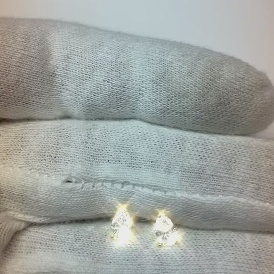 Pear Cut Diamond Stud Earring 