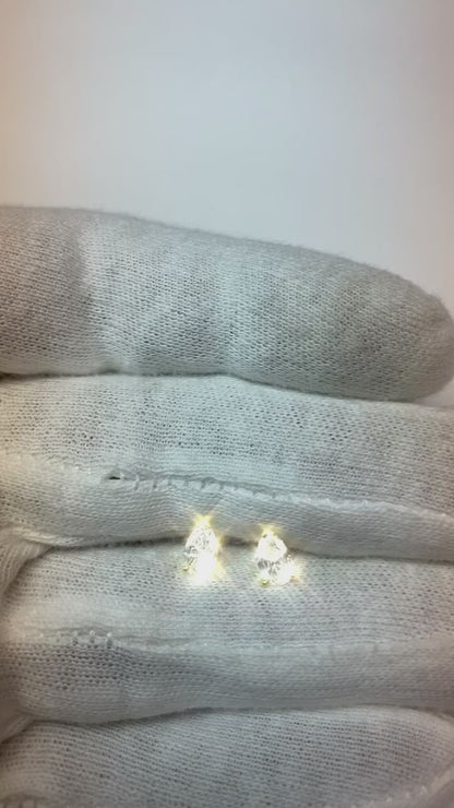 Pear Cut Diamond Stud Earring 
