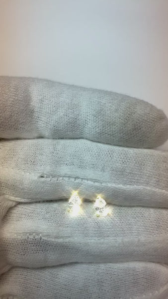 Pear Cut Diamond Stud Earring 