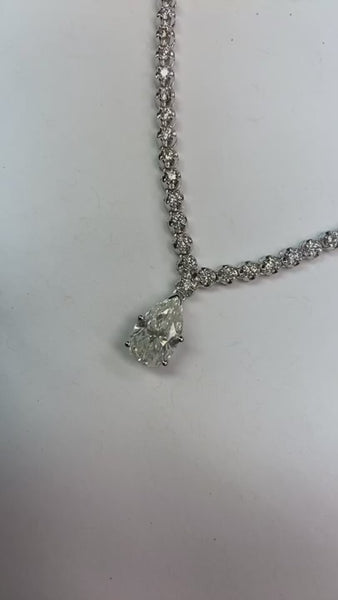 18 Carats Pear And Round Diamond Ladies Necklace White Gold