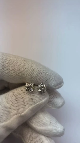 3 Carats Round Earth Mined Diamond Stud Earring