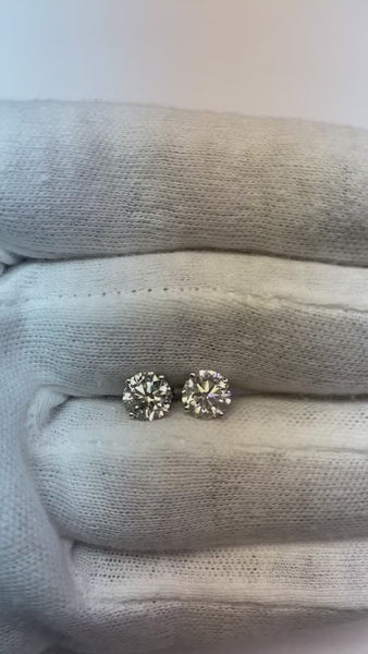 2.90 Ct Diamond Stud Earring