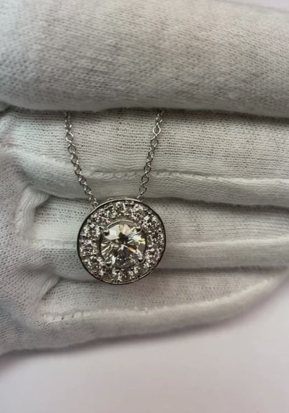 Sparkling 5.50 Carats Round Cut Diamonds Centered Pendant Necklace