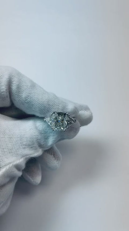 Elegant 9 Carat Radiant Trilliant Natural Real Diamond ( Not Lab Grown ) Ring
