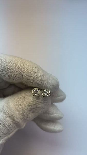 1.50 Carats Diamond Studs