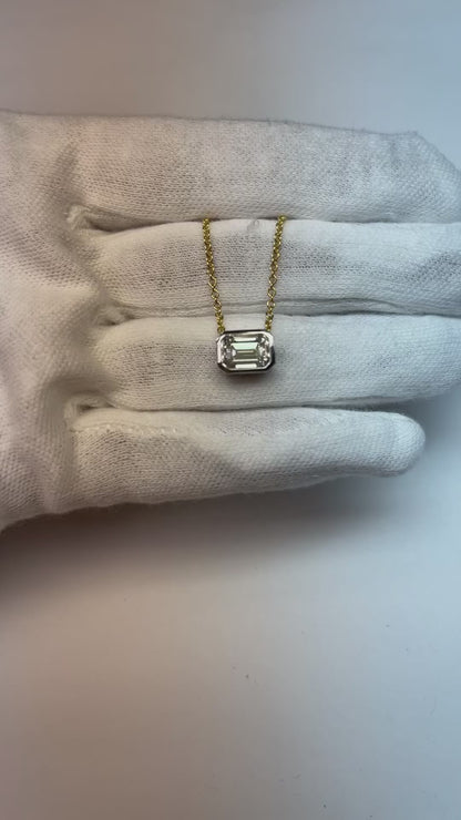 4 Ct Solitaire Green Emerald Pendant Necklace 14K Yellow Gold