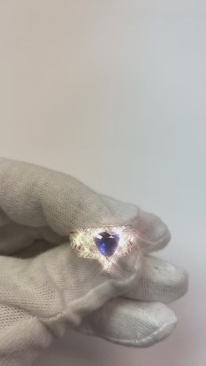 Trillion Gemstone Ring Antique Style Ceylon Sapphire 1.50 Carats Gold