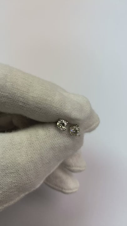 0.90 Carats 4 Prong Set Round Cut Natural Earth Mined Diamond Stud Women Earring