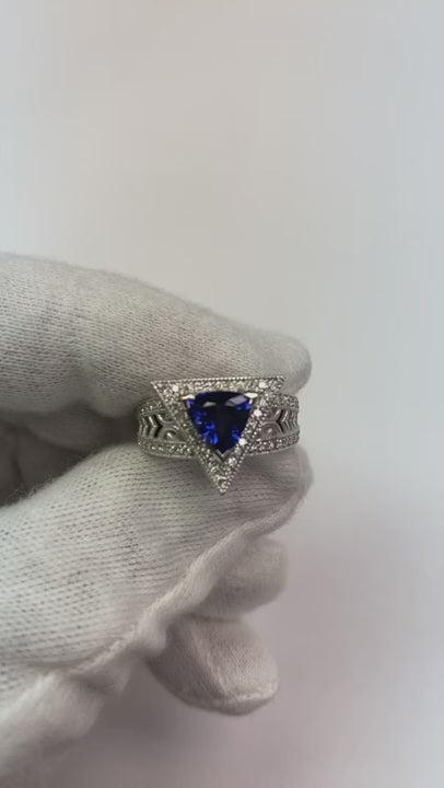 Trillion Gemstone Ring Antique Style Ceylon Sapphire 1.50 Carats Gold