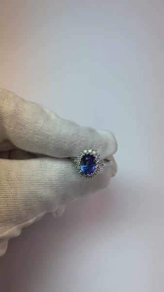 3.5 Ct Oval Shaped Ceylon Sapphire Round Diamond Ring White Gold 14K