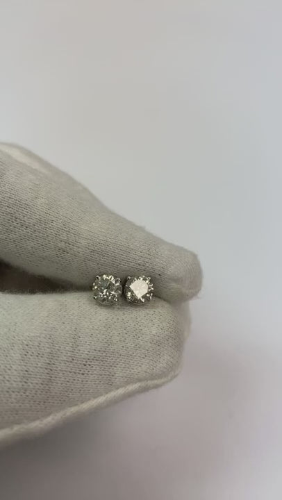 Natural Earth Mined Diamond Earrings For Daily Use