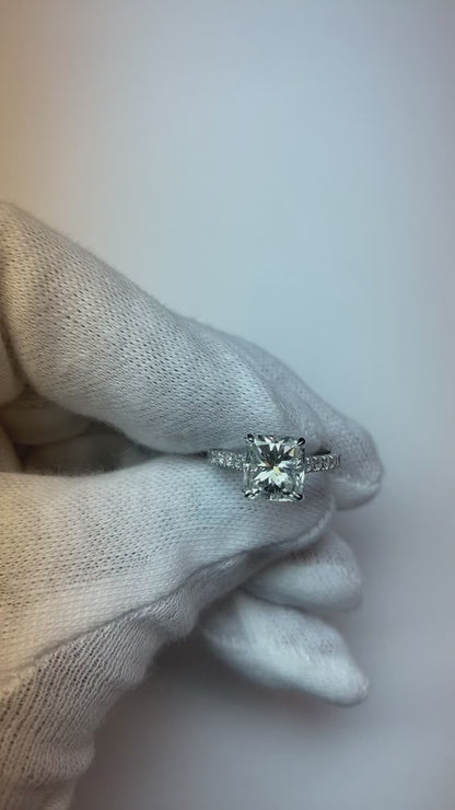 Cushion And Round Cut 3.35 Carats Natural Earth Mined Diamonds Engagement Ring New