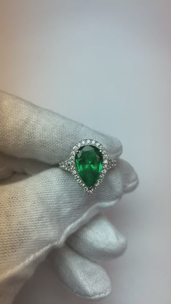 3.50 Ct Pear Cut Green Emerald And Diamond Wedding Ring