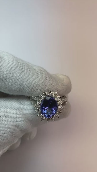 Tanzanite And Diamonds 4.75 Carats Wedding Ring Gold White