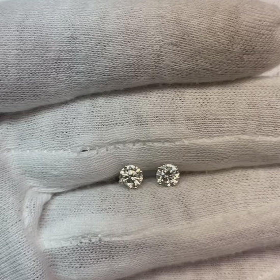 Stud Earrings 