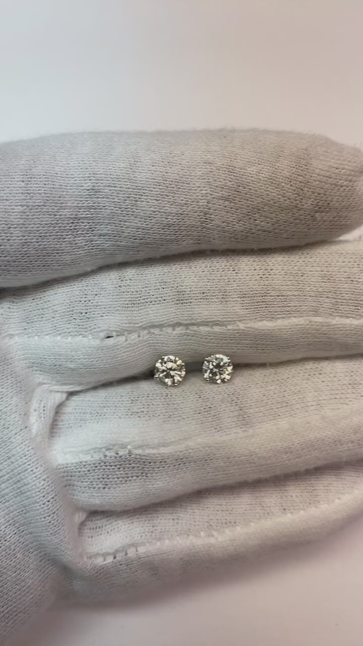 Stud Earrings 