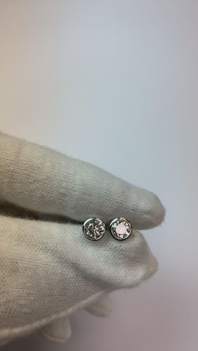 Round Bezel Set Natural Earth Mined Diamond Stud Earring 1 Carat