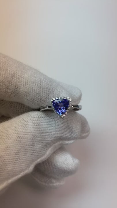 1.50 Carats Tanzanite And Round Natural Earth Mined Diamond Fancy Ring White Gold 14K