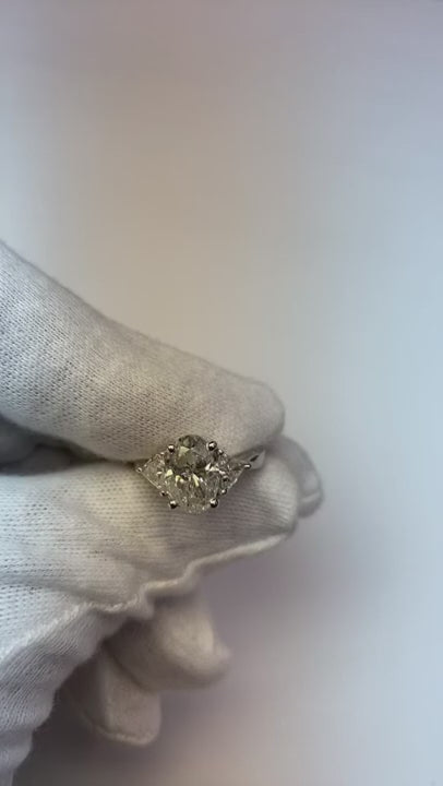 2.75 Ct. Oval Cut & Trilliant Natural Earth Mined Diamond Three Stone Ring New