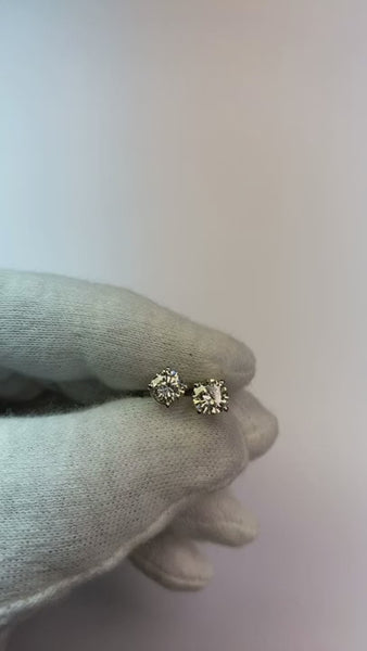 White Gold 1.50 Carats Diamond Studs