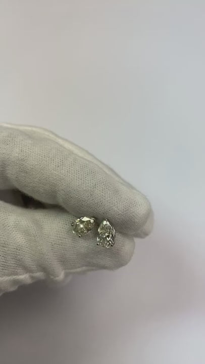 2.50 Carats Pear Cut Sparkling Natural Earth Mined Diamonds Stud Earring White Gold 14K