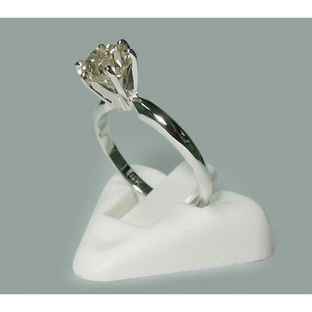 Sparkling Vintage Style White Gold Diamond Solitaire 