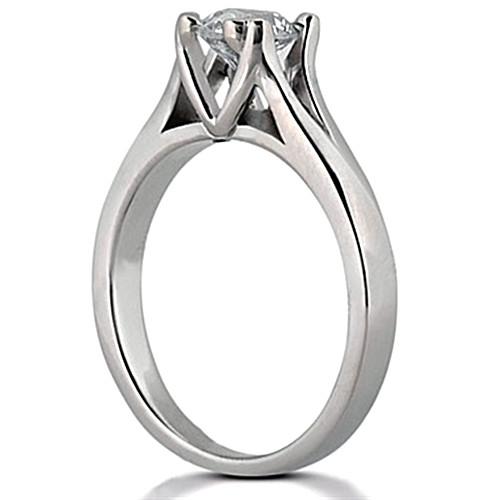  Sparkling Unique Lady’s Solitaire White Gold Diamond Ring 