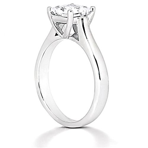 Vintage Style White Elegant Woman's Solitaire Diamond Ring 