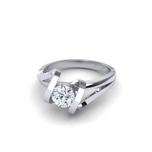 Woman's White Gold Weeding Anniversary Solitaire Diamond Ring 