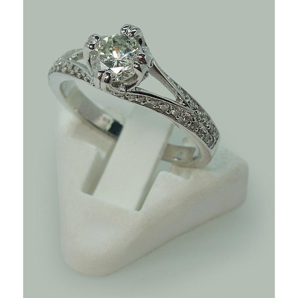 Vintage Style White Gold Diamond Solitaire Ring with Accents 