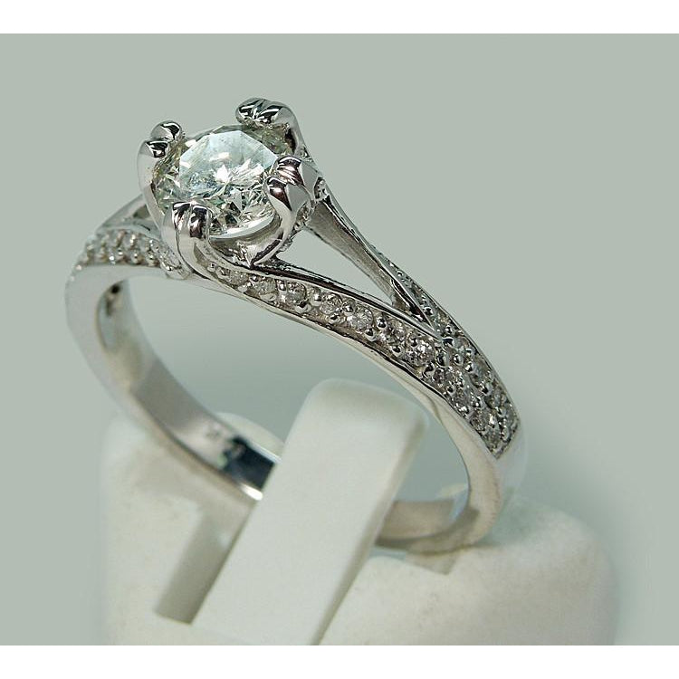Vintage Style White Gold Diamond Solitaire Ring with 