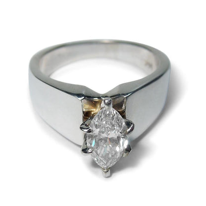 NEw Oval Style Fancy Lady’s  Style White Elegant Gold Diamond Solitaire Ring 