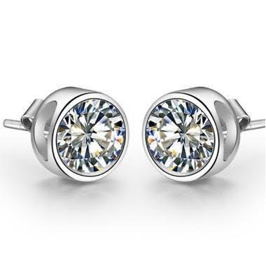 New Look Round Solitaire Diamond  White Gold Stud Earrings