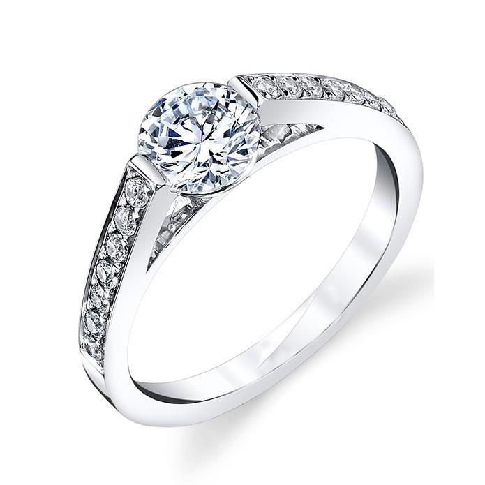 Sparkling Round Brilliant Diamonds Wedding Ring White Gold Solitaire Ring with Accents