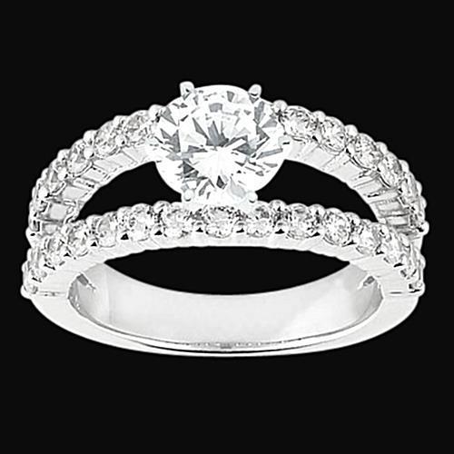 New Amazing  Lady’s White Gold Round Anniversary Solitaire Ring with Accents Diamond