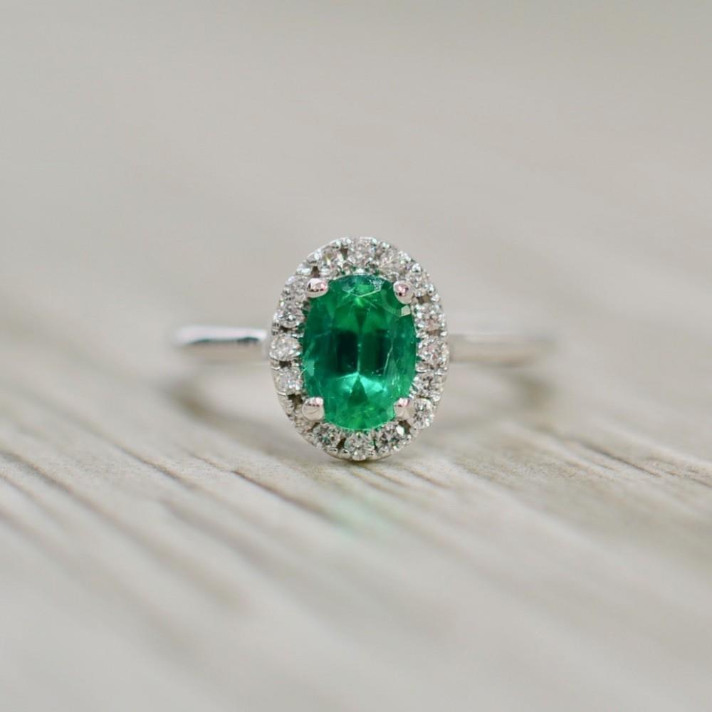   Oval Cut Green   Emerald Diamond Wedding   White Gold   Gemstone Ring
