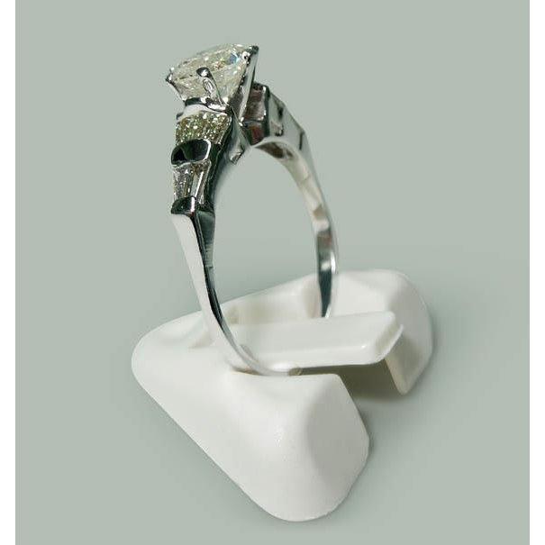   Women Jewelry Sparkling Unique Solitaire Ring with Accents White 