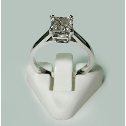 Silver Color  Unique Solitaire White Gold Diamond 