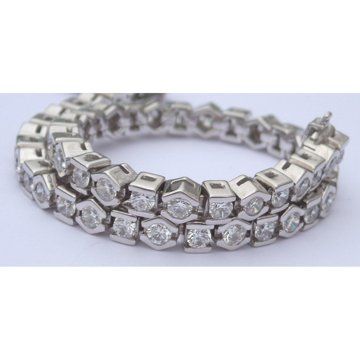 7.50 Carats Diamond Tennis Bracelet Round Half Bezel