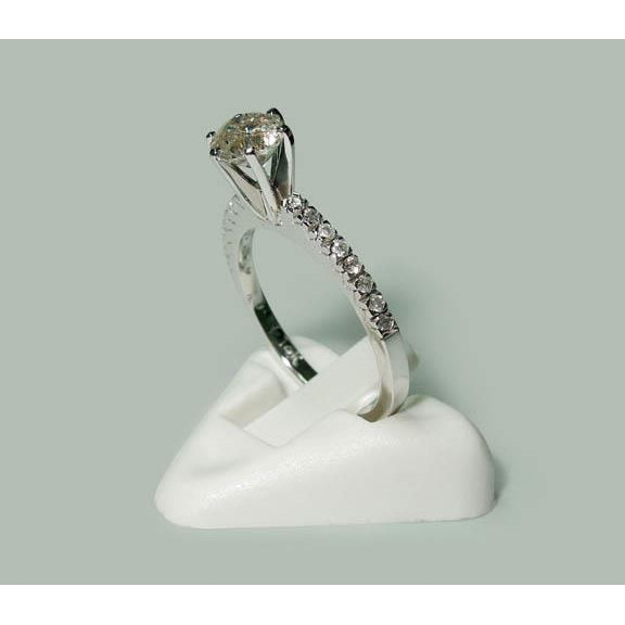  Lady’s White Gold Round Anniversary Solitaire Ring with  Diamond